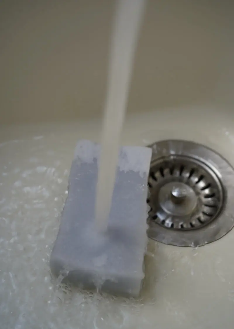 greenhome_schmutzradierer_anwendung_01 Schmutzradierer | lästige Flecken einfach wegradieren