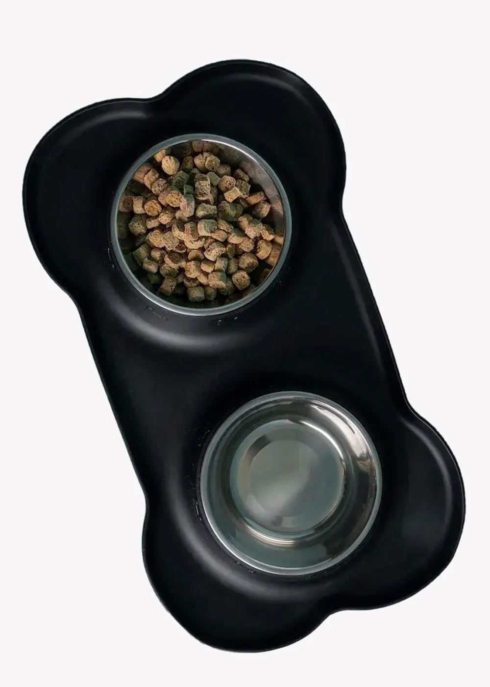 Futter- und Trinknapf mit Silikonmatte Futter- und Trinknapf mit Silikonmatte