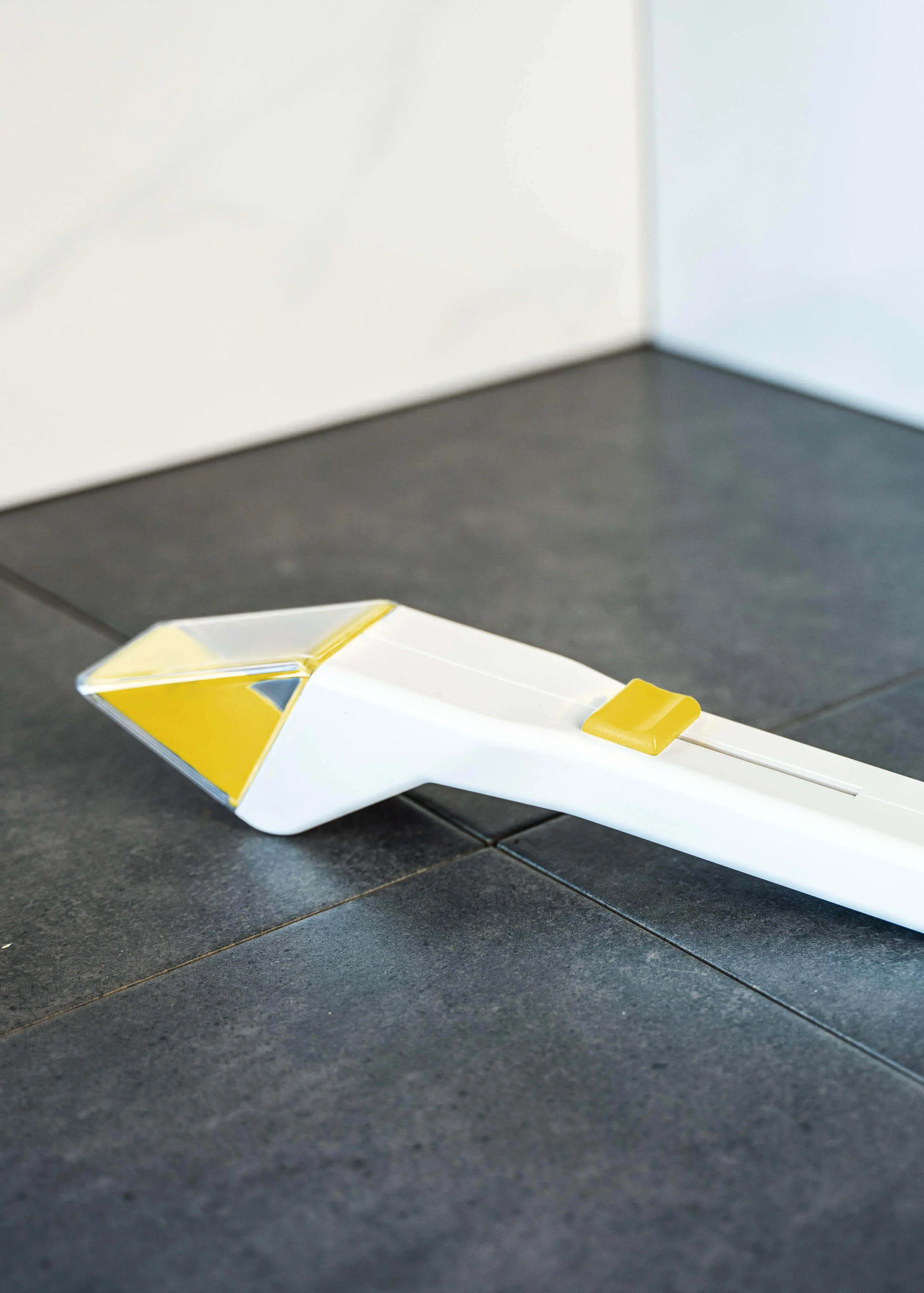 snapy_gelb_02 Spinnenfanggerät Insektenfänger Snapy zum Fangen von Spinnen, Motten und Kakerlaken