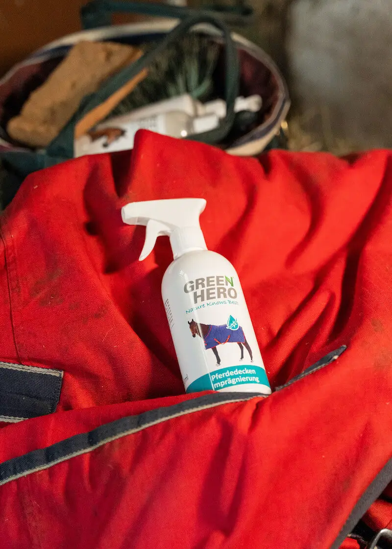greenhero_pferdedecken_impraegnierung_anwendung_01 Green Hero Pferdedecken Imprägnierung