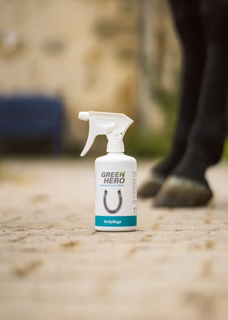 greenhero_hufpflege_lifestyle_02 Hufpflege für Pferde pflegt bei Strahlfäule und Mauke