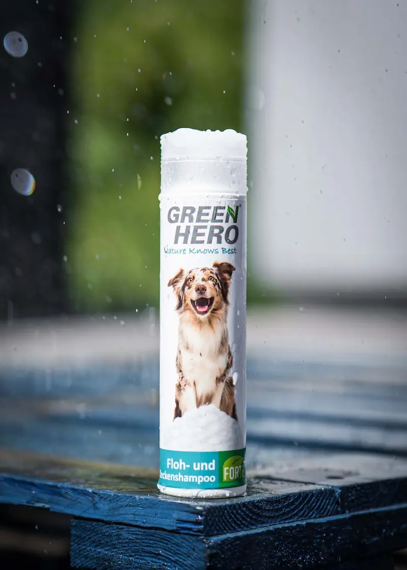 greenhero_floh-zeckenshampoo_forte_anwendung_02 Floh- und Zeckenshampoo FORTE