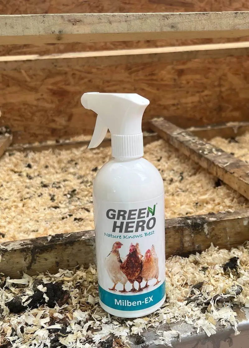 greenhero_milben-ex_anwendung_01 Milben-Ex | Milbenspray für Hühner