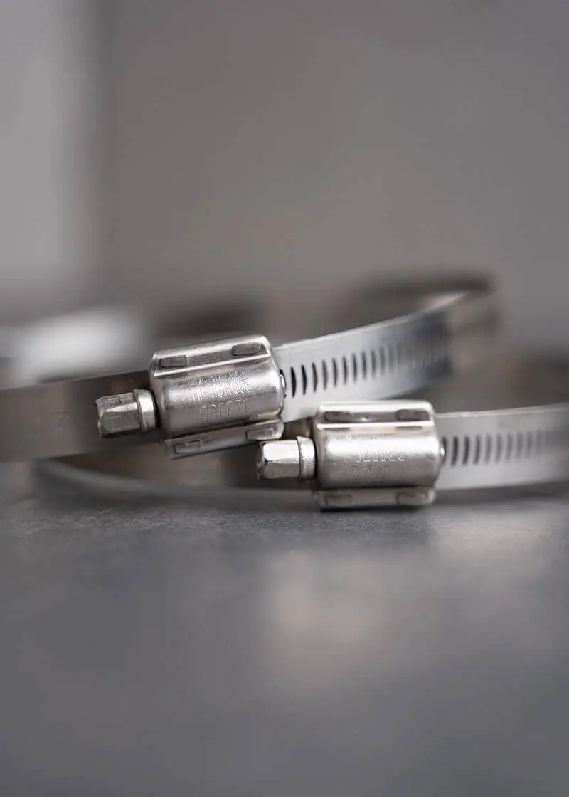 futura_schneckenschraubschellen_03 Schneckenschraubschellen (102-156mm) für Ansitzstange 2er Set