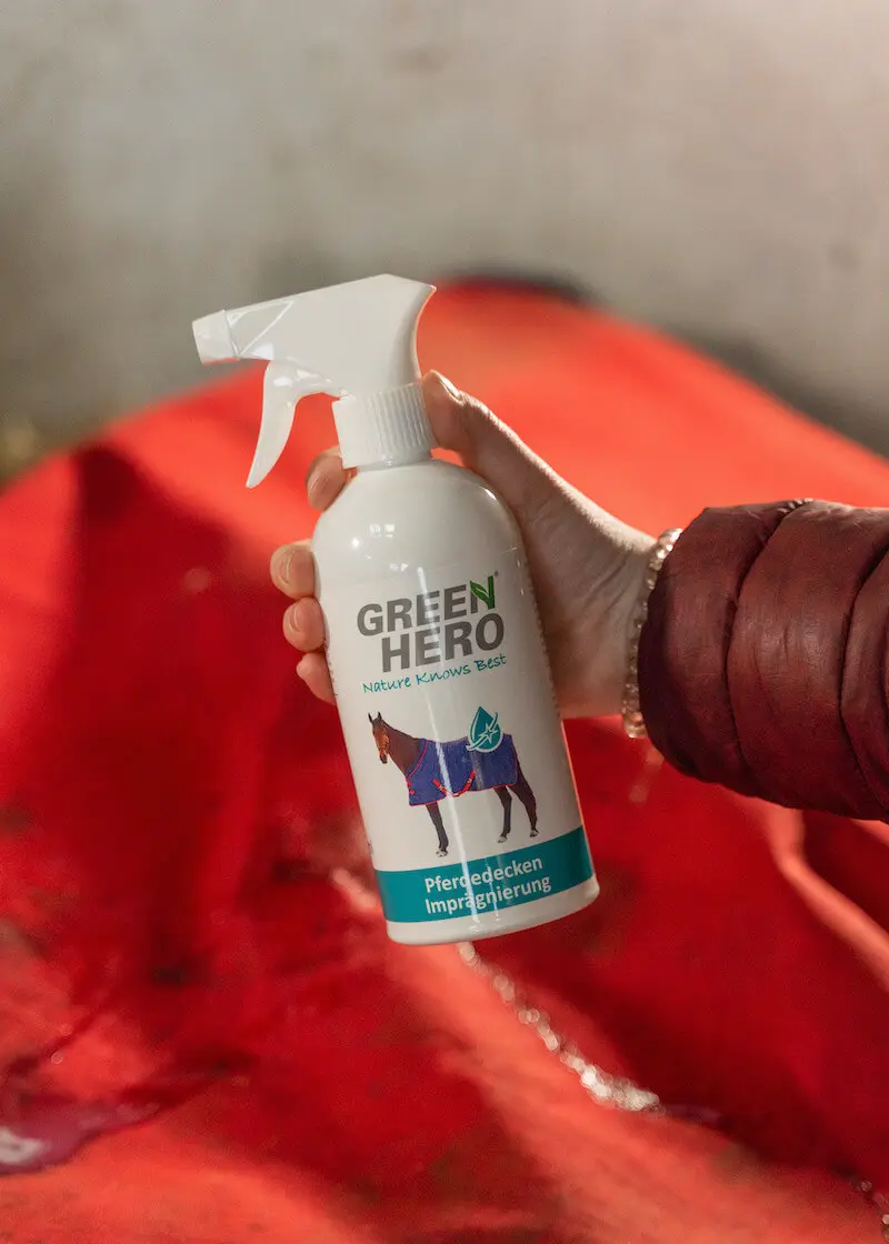 greenhero_pferdedecken_impraegnierung_anwendung_05 Green Hero Pferdedecken Imprägnierung