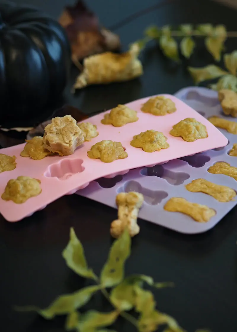 greenhero_backmatten_anwendung Backmatten für Hundekekse - 3er Set